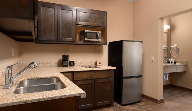Executive Inn and Suites