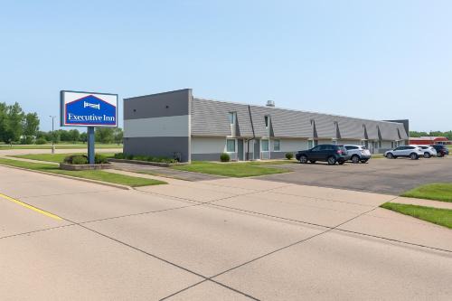 Executive Inn Owatonna Hwy 35
