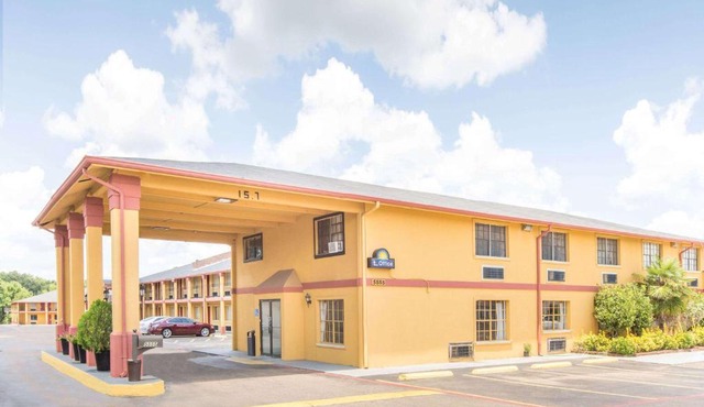 Executive Inn & Suites
