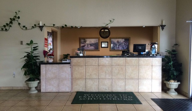 Executive Inn & Suites Schulenburg