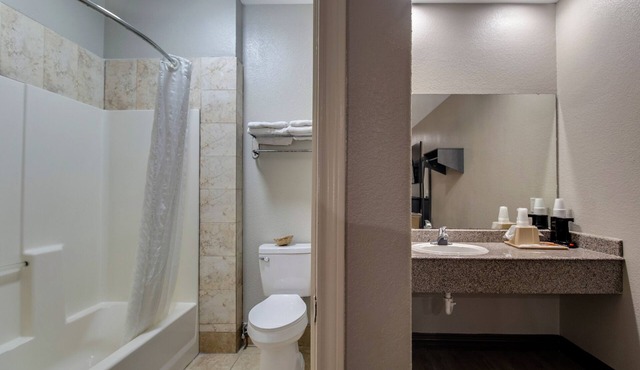 Executive Inn & Suites
