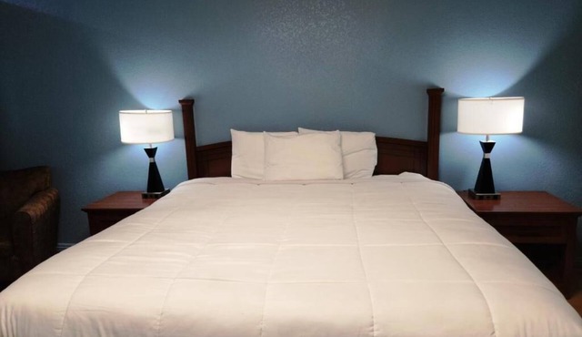 EXECUTIVE INN