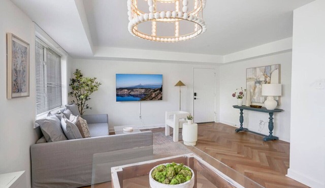 Executive King Suite/5 min to DCA Pentagon HQ2/Free Parking 101