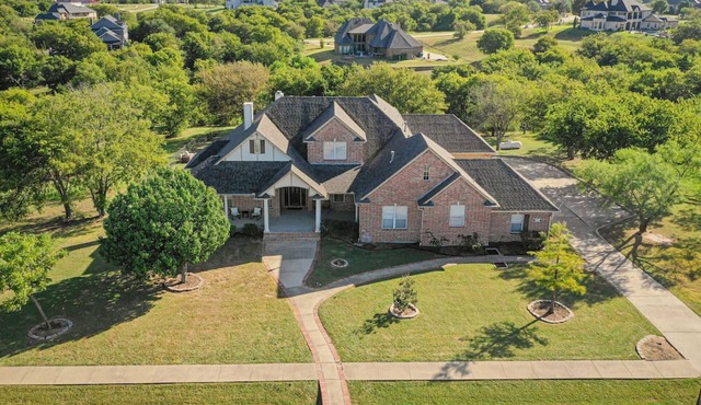 ★Executive Lakeside Estate★ Private Pool, Home+Apt