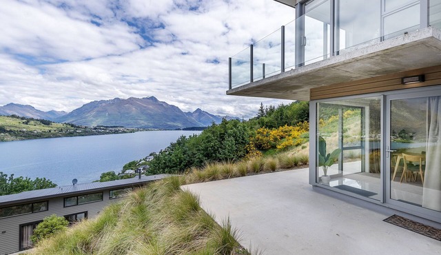 Executive Living in Bluewater