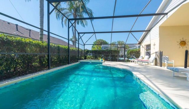 Executive Private Disney Villa, 30 ft Pool, Spa, King, 4K UHD TV, Netflix, Wifi