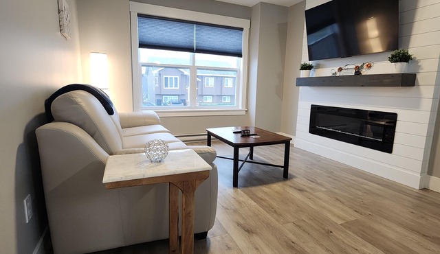 Executive & Quiet 2 Bdrm in the Heart of the City