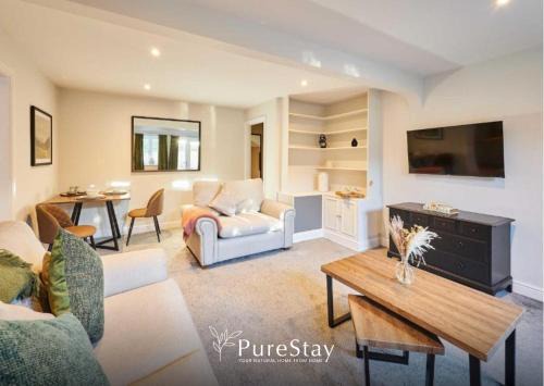 Executive Raven Nest Suite at The Raven Aparthotel in Much Wenlock by PureStay