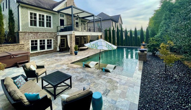 EXECUTIVE Resort/Family Estate POOL+Hot Tub +TESLA Model X (opt)