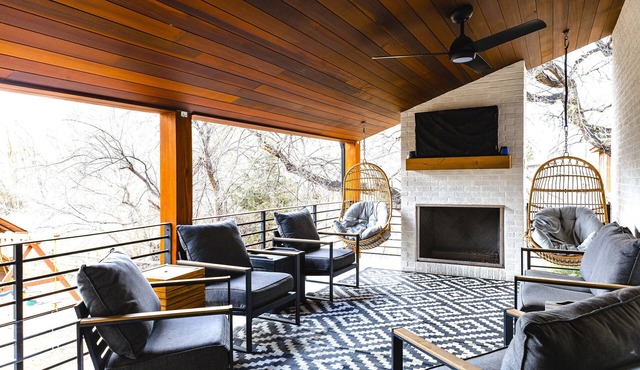 Executive Retreat:Gym~Office~Orchard~Steam room~River~Playground and more!