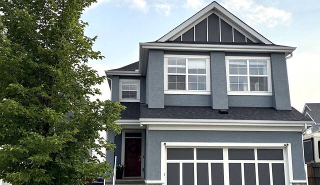 Executive Spacious 5 BDRM Furnished Home w/Hot Tub, Fire Pit & A/C