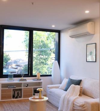 Executive Stay Quiet 2BR 2BA Study Tram at Door Secure Parking