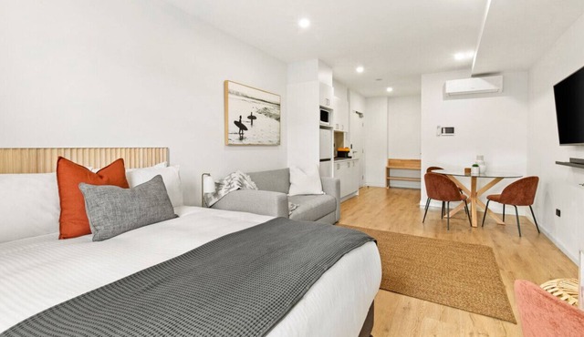 Executive Suite + Sofa Bed