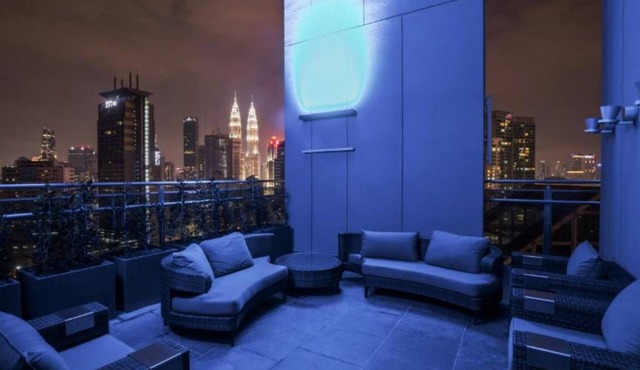 Executive Suite with Garden View 12