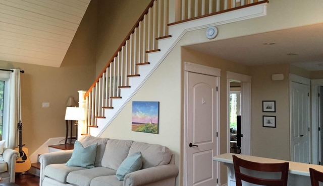 Executive Summer Home - minutes from the beach! A lovely vacation experience