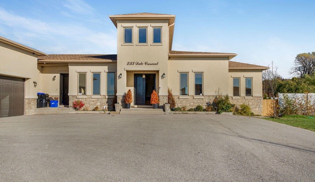 Executive Villa - Year Round Swim Spa & Game Room