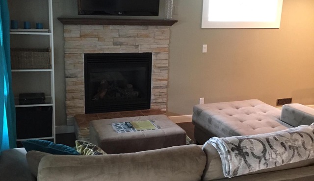 Executive Walkout Suite In The NW