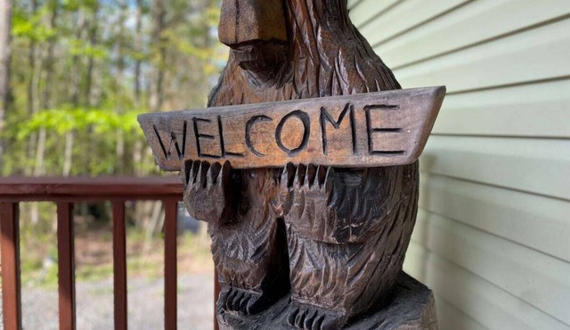 Exhale by the Fire at Crestview Cottage, 3-person Canoe Included