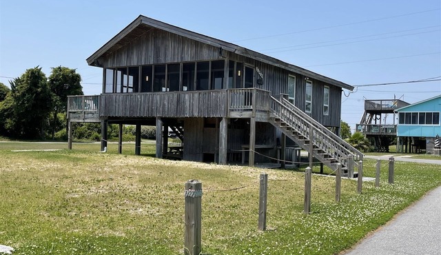 Exhale is Pet Friendly and close to Teach's Lair Marina and at the southern end of Hatteras Village!