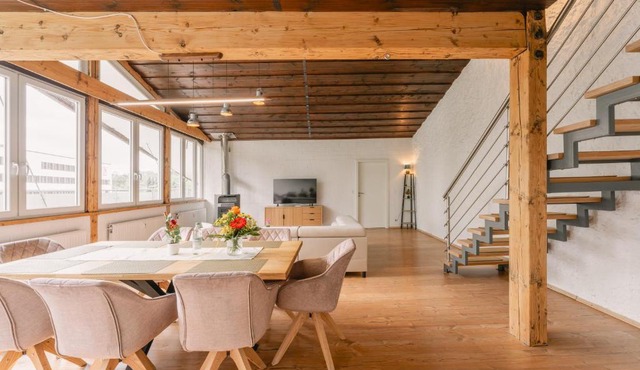 Exklusive große Ferienwohnung für 7 Personen, Parkplatz, Balkon, 3 Schlafzimmer in Bayreuth