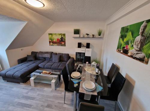 Exklusives und helles Dachgeschoss-Apartment No 1 im Zentrum von Kassel, schnelles 1Gbit Internet, Geschirrspüler, Boxspringbetten in Kassel