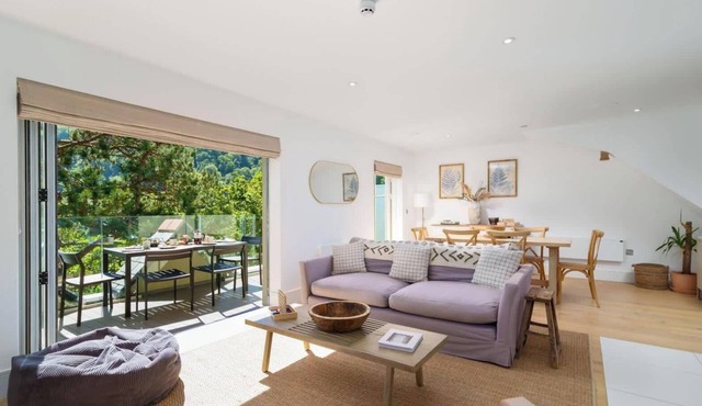 Exmoor Group Getaway | 3Bed | Balcony | Parking