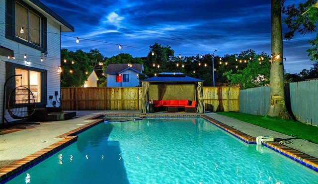 EXOTIC LODGEnDiscover a unique retreat experience in the heart of Houston, TX