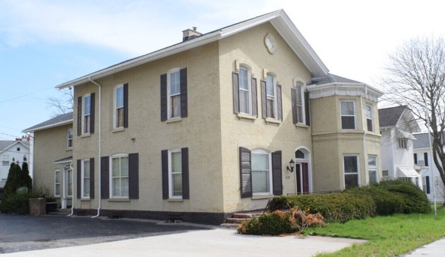 Expansive 1-Bedroom Apartment with Large Rooms and Dedicated Workspaces