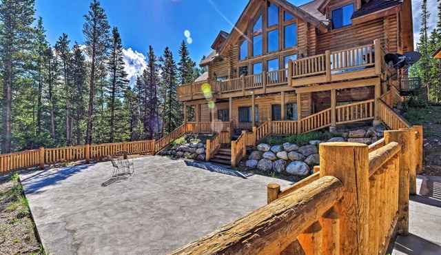 Expansive Alma Cabin with Hot Tub and Mountain Views!