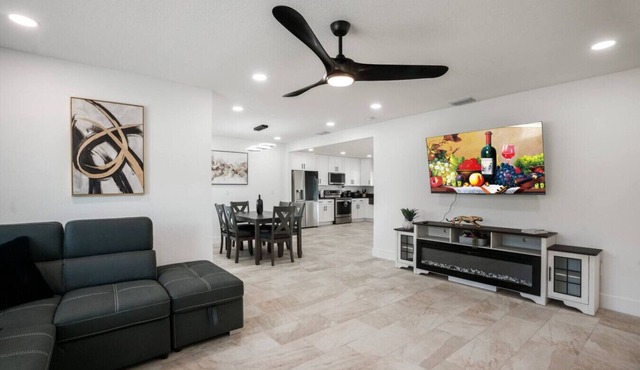 Expansive Charm - 4BR Estate on Private Acre