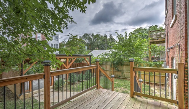 Expansive Downtown Home | JZ Vacation Rentals