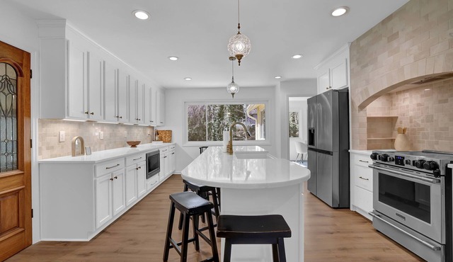 Expansive Family Friendly East Cobb Retreat