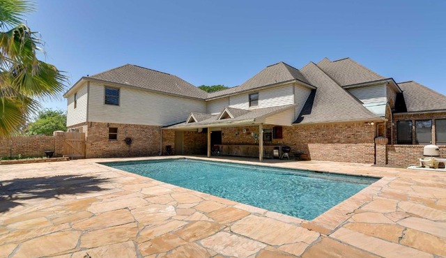 Expansive Home with Pool Table about 15 Mi to Galveston!