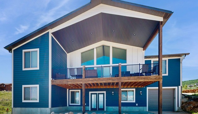 Expansive lake house with sweeping views and access to Ideal Beach Resort