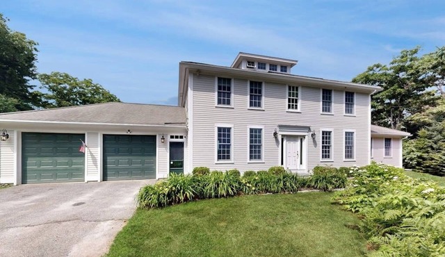Expansive Modern Home w/Ocean View, Gorgeous Garden & Dog-friendly