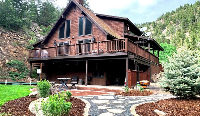 Expansive Mountain Retreat: Secluded Yet Accessible — Steam Shower, Tubs, Nature
