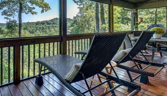 Expansive screened deck, Gas fireplace, Gorgeous views, Firepit