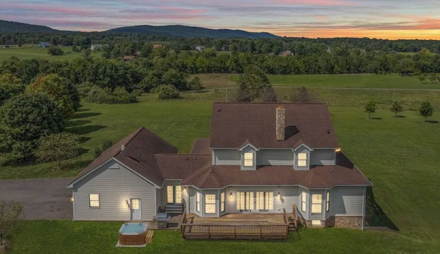 Expansive Villa w/Hot Tub, Fire Pit