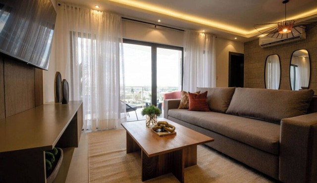 Expectacular View, pool, gym, club house, 2 Bedroom family friendly apartment