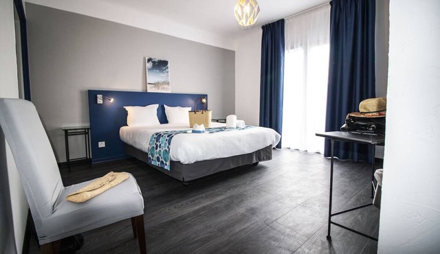 Experience Six Fours Les Plages in Style! Pets are Welcome Here!