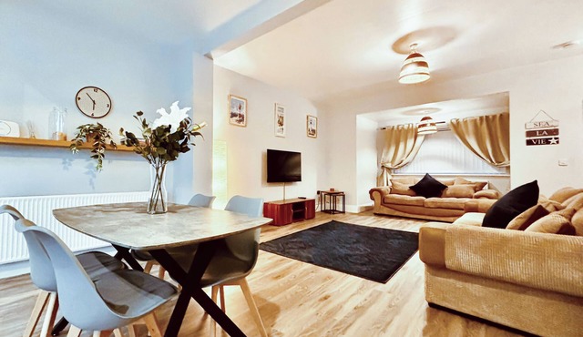 Experience coastal bliss in Newbiggin-by-the-Sea, Northumberland.