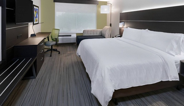 Experience a Luxurious & Comfortable Staycation!
