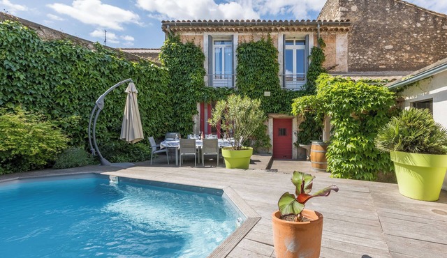 Experience an unforgettable vacation: cottage with pool and nearby beaches!