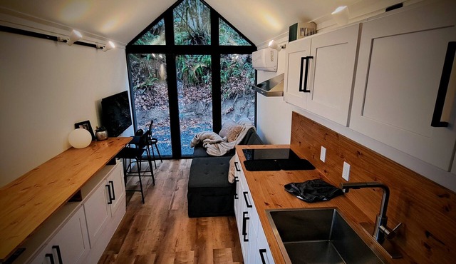 Experience "Big Living" in a Modern Tiny House - Central PNW Location
