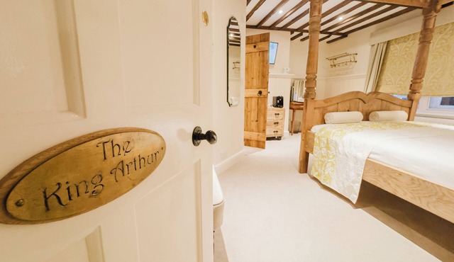 Experience boutique comfort above The Powell pub in Birchington. Stylish en-suite rooms, luxury touches, and a vibrant pub below—perfect for business, couples, or families. Book your coastal escape today!
