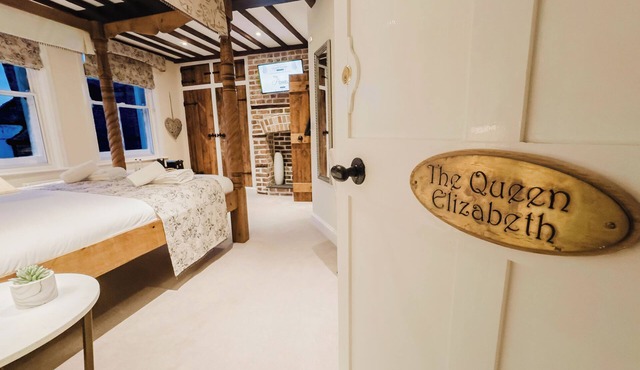 Experience boutique comfort above The Powell pub in Birchington. Stylish en-suite rooms, luxury touches, and a vibrant pub below—perfect for business, couples, or families. Book your coastal escape today!
