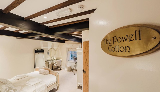 Experience boutique comfort above The Powell pub in Birchington. Stylish en-suite rooms, luxury touches, and a vibrant pub below—perfect for business, couples, or families. Book your coastal escape today!