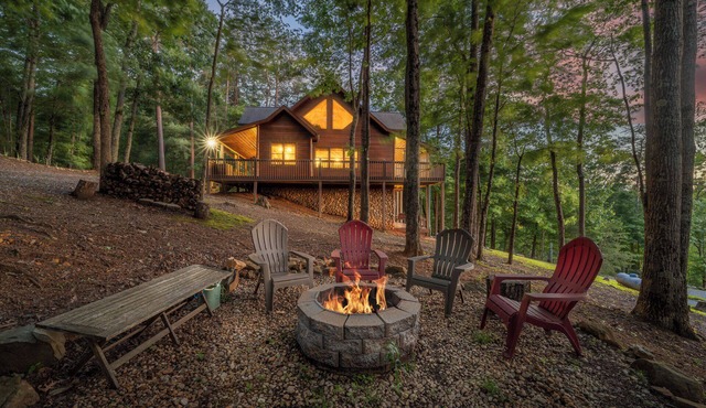 Experience breathtaking mountain views at Sunset Ridge Aska