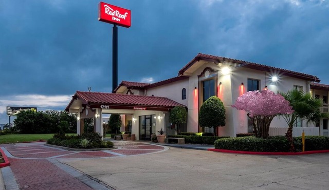 Experience Budget-Friendly Comfort Close to Houston's Must-See Attractions