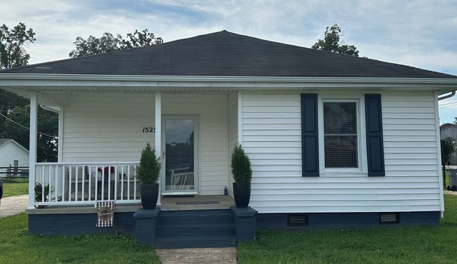 Experience Charlotte! Close to CLT Airport, White Water Center and More!
